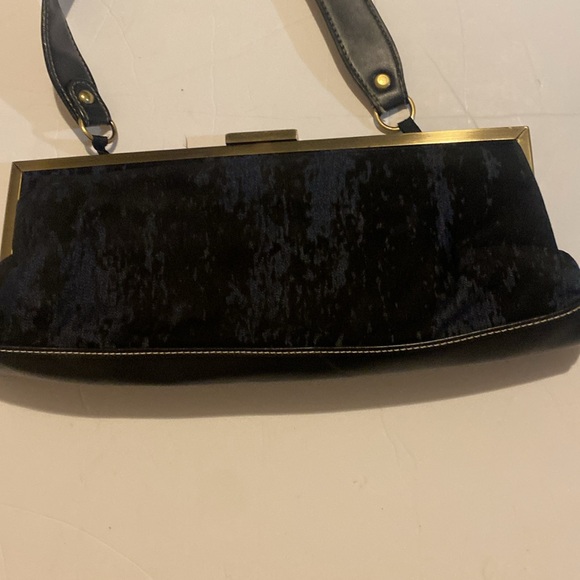 Cute little vintage Nine West date night bag with built in mirror ID card holder - Picture 4 of 9